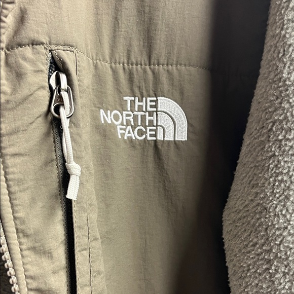 The North Face Tan and Gray Fleece Jacket - Picture 3 of 6